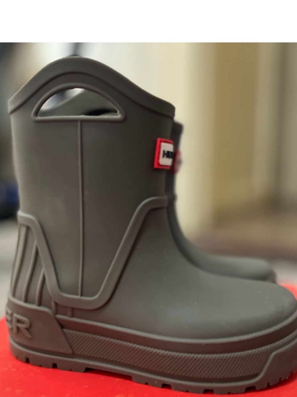 Hunter Kids Olive Green Pull-On Rain Boots with Heel Tab